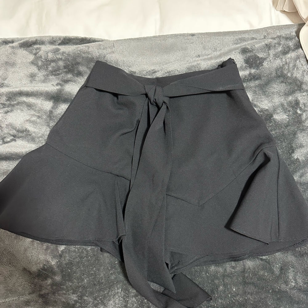 Zara black flowy skort size S